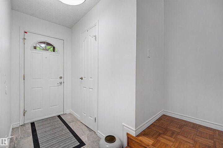 Property Photo:  5420 146 Avenue NW  AB T5A 4L6 
