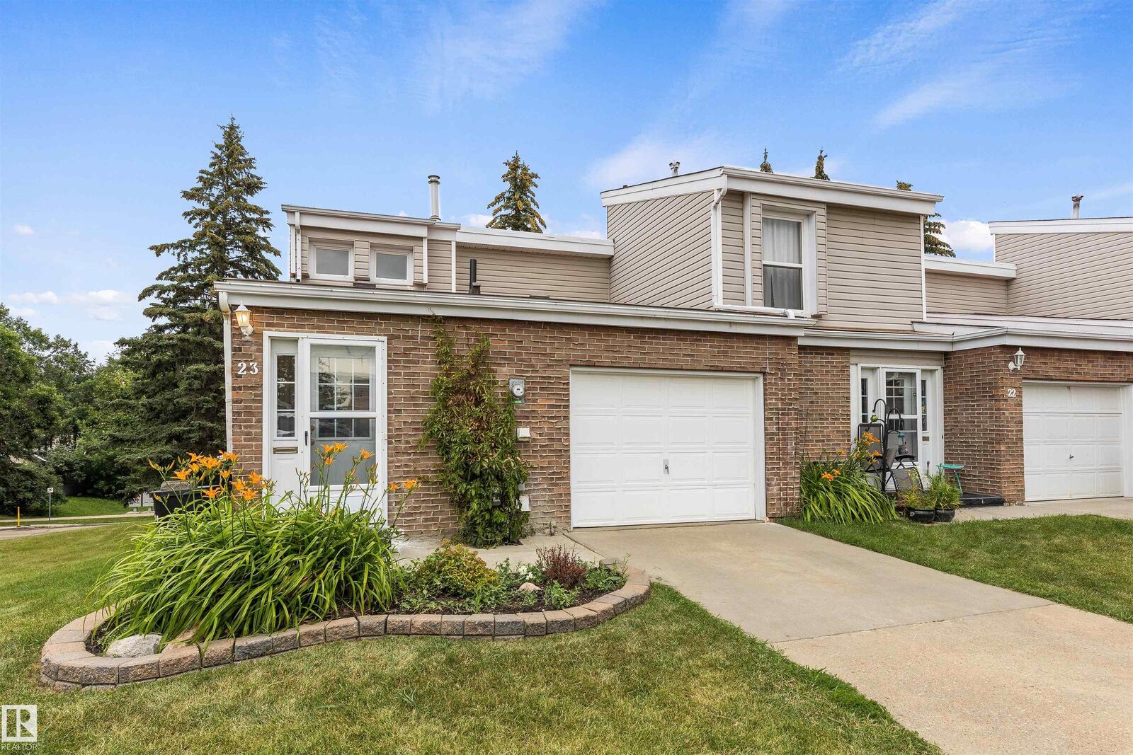 Property Photo: 23 Grandview Ridge AB T8N 1T3