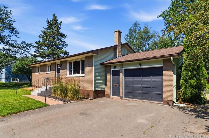 73 Laurelle Avenue — photo 1