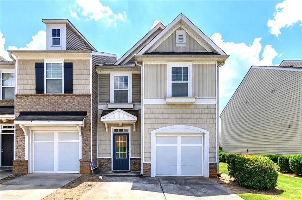Property Photo:  1908 Dilcrest Drive  GA 30096 