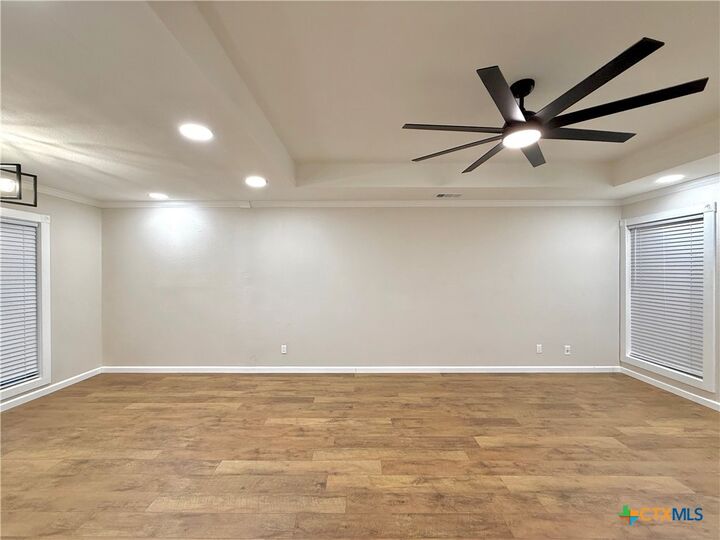 Property Photo:  220 Navajo Drive  TX 77904 