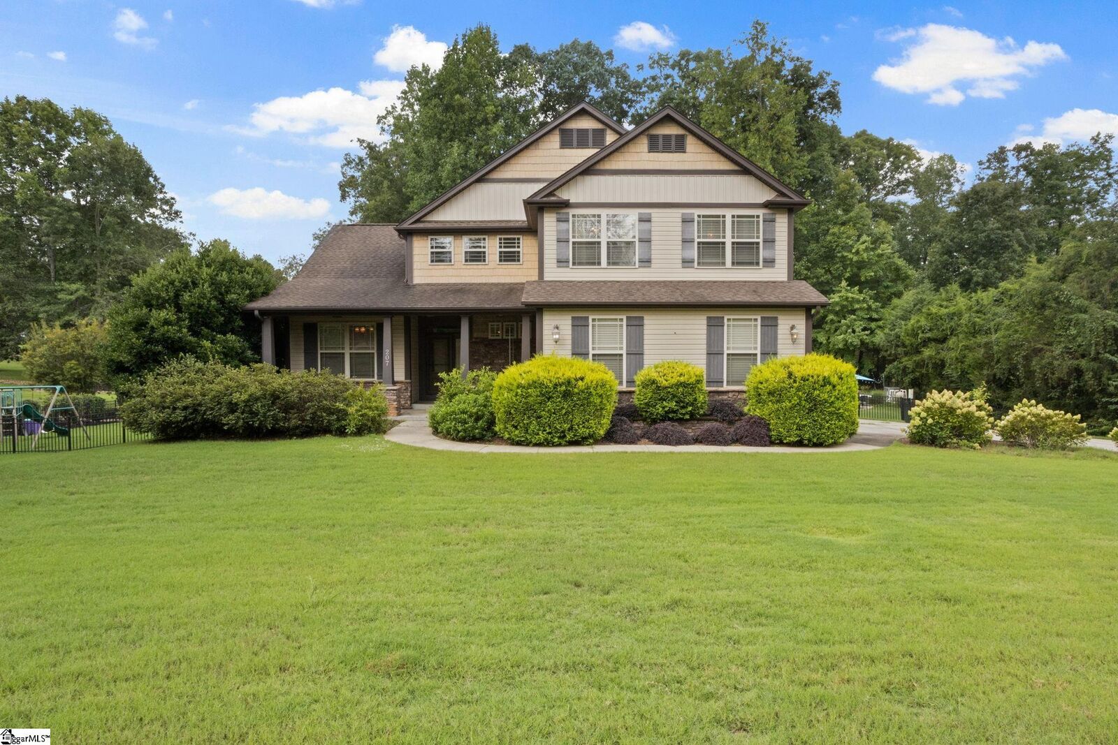 Property Photo:  207 Beechwood Drive  SC 29651-5547 