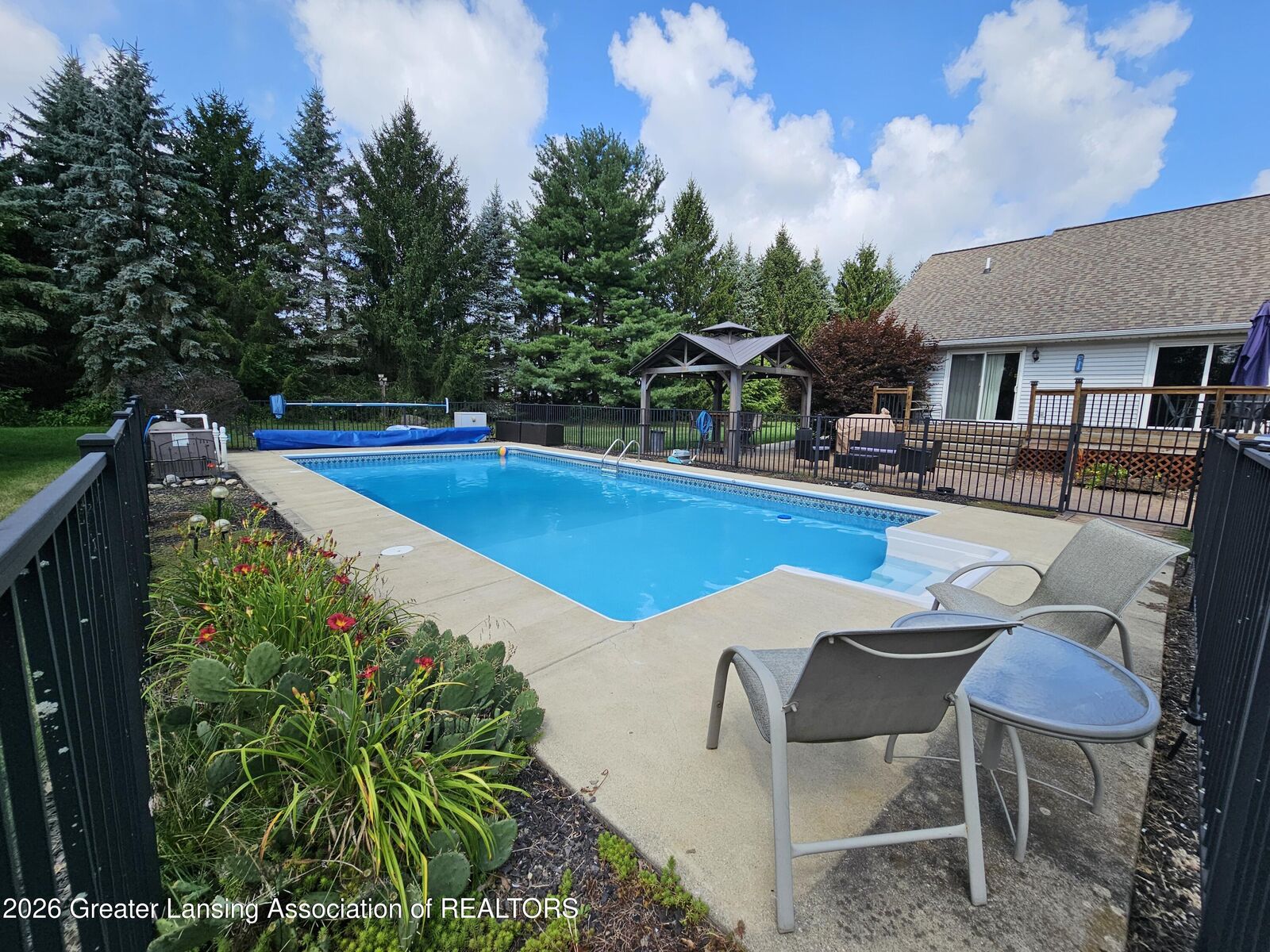 Property Photo:  2276 White Pine Drive  MI 48895 
