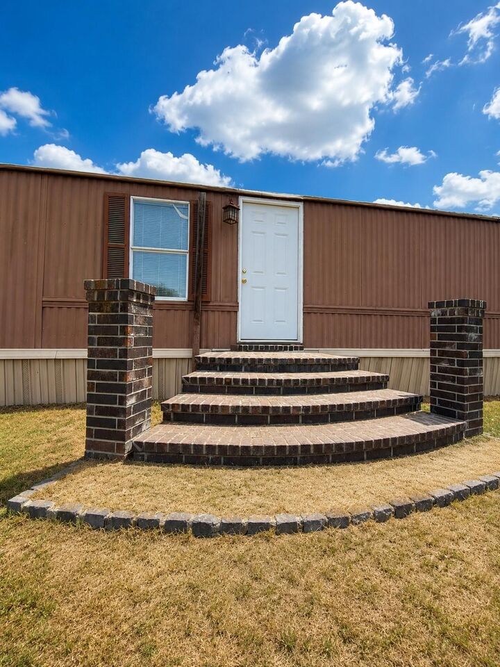 Property Photo:  1726 Dolores Street  TX 77583 