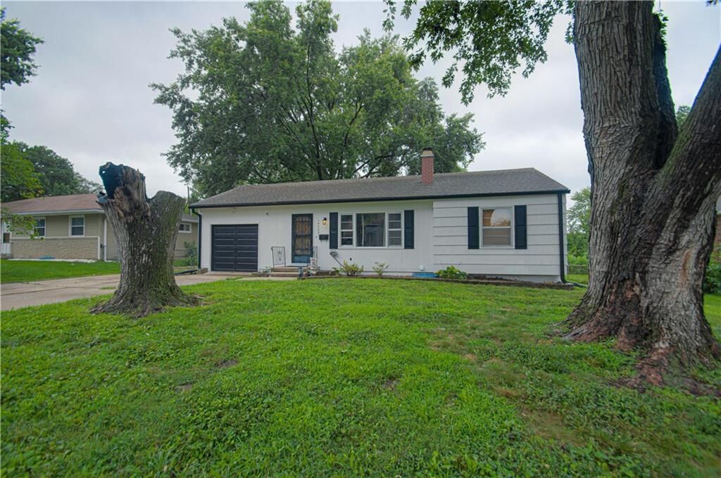 Property Photo:  14700 E 39th Terrace  MO 64055 