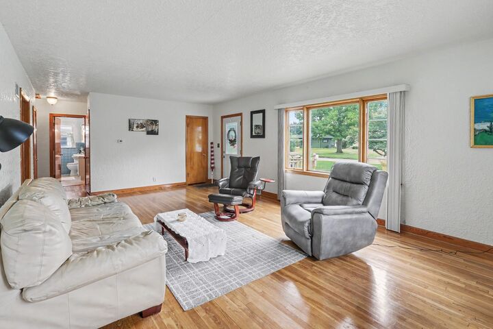 Property Photo: 2634 Clearview Street IA 52501