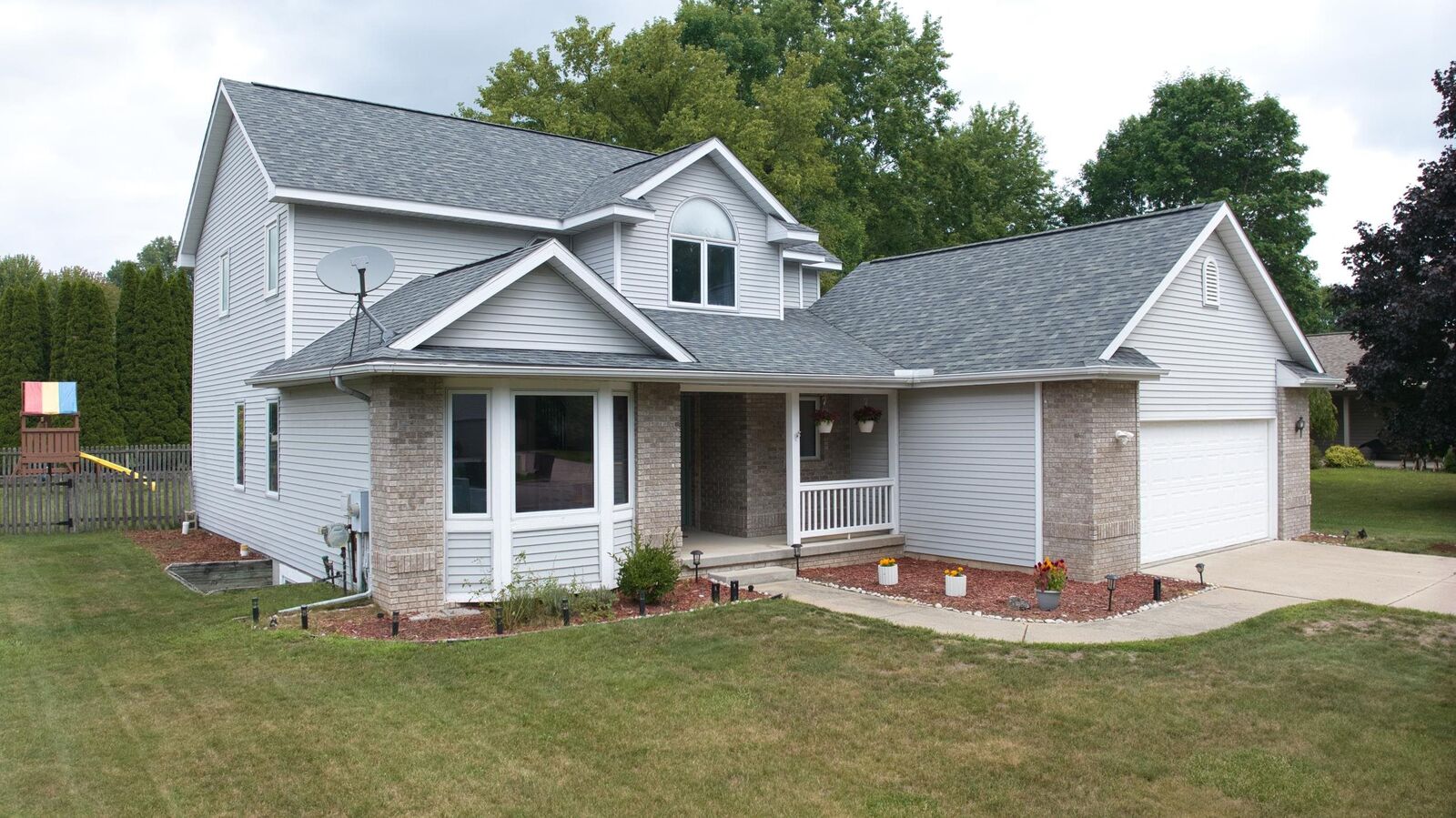Property Photo: 301 E Chapel MI 48642
