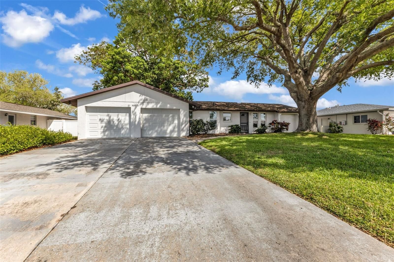 Property Photo:  1238 Waterside Lane  FL 34285 