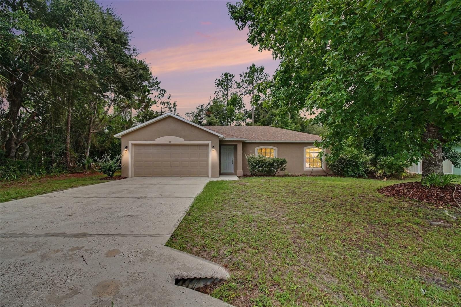 Property Photo: 30 Piermount Lane FL 32164