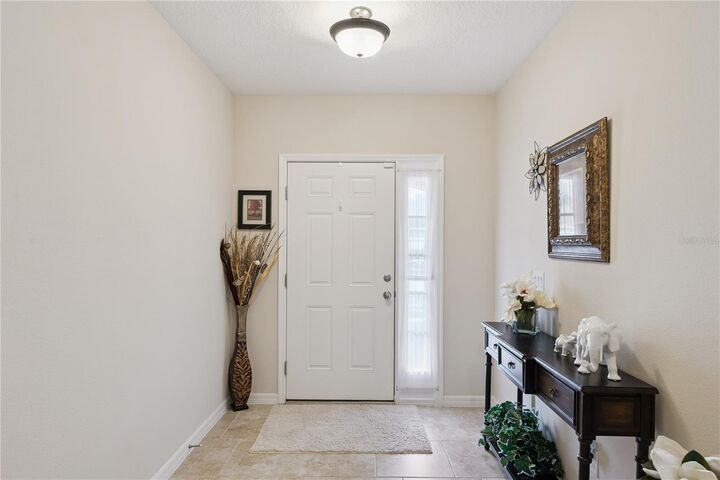 Property Photo:  518 Cadiz Loop  FL 33837 