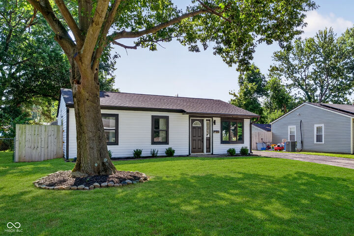 Property Photo: 1564 Hillcrest Drive IN 46060