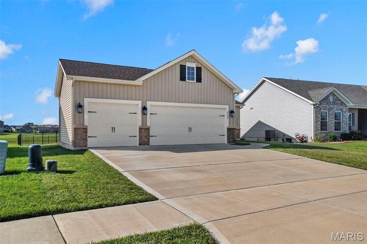 Property Photo:  322 Summer Glen Lane  MO 63301 