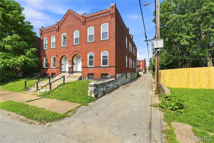 Property Photo:  3215 Nebraska Avenue  MO 63118 