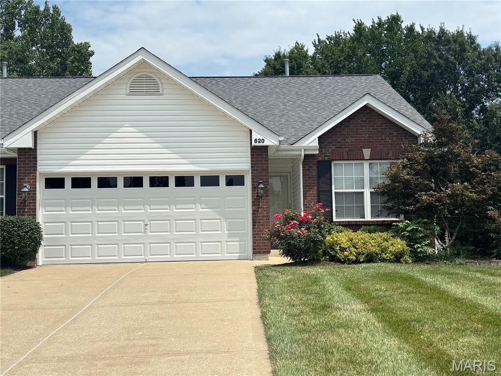 Property Photo: 620 Grayhawk Circle MO 63385