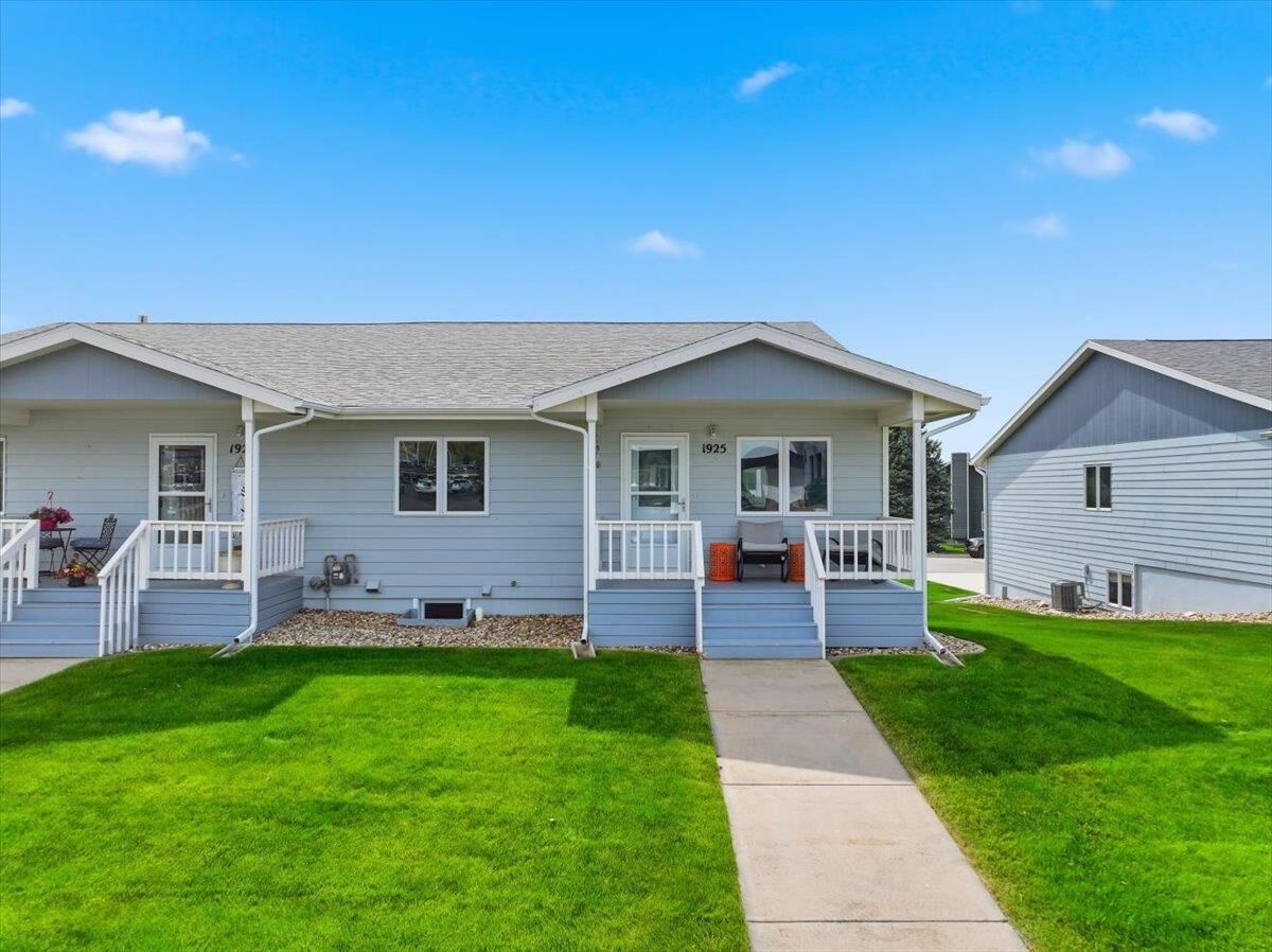 Property Photo:  1925 N Main Street  SD 57783 