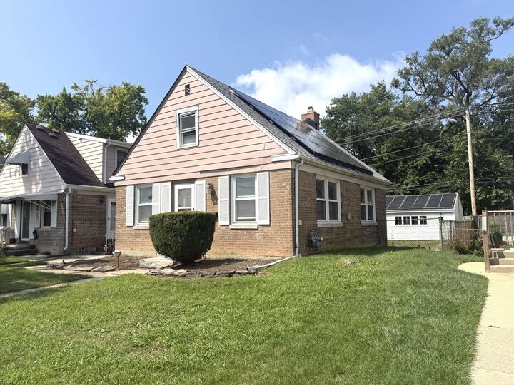Property Photo:  744 Gardner Road  IL 60154 