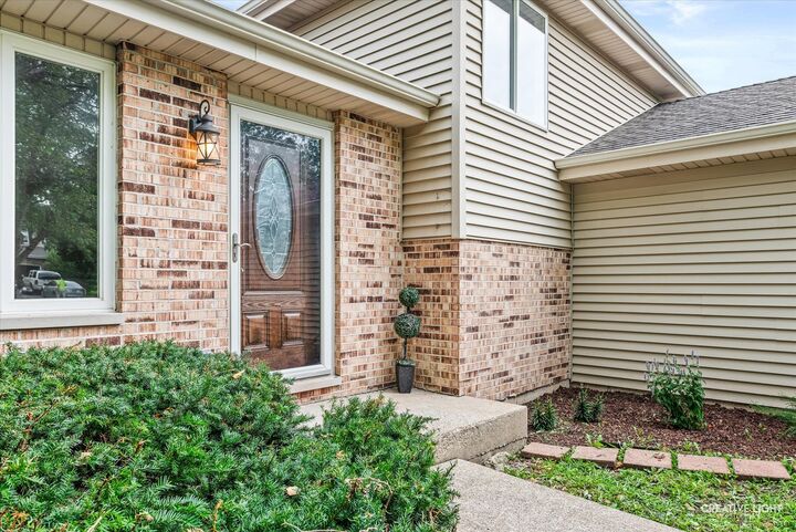 Property Photo:  1702 Pebble Beach Drive  IL 60586 