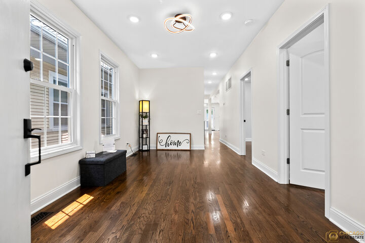 Property Photo:  4656 N Leamington Avenue  IL 60630 