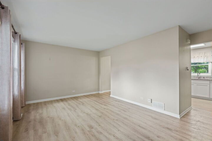 Property Photo:  1903 Highview Avenue  IL 60050 