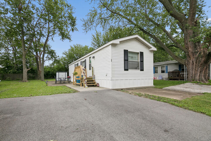 Property Photo:  24 Big Chief Drive  IL 60914 