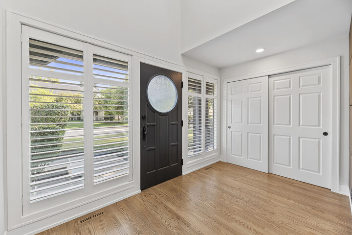 Property Photo:  1430 Country Lane  IL 60015 