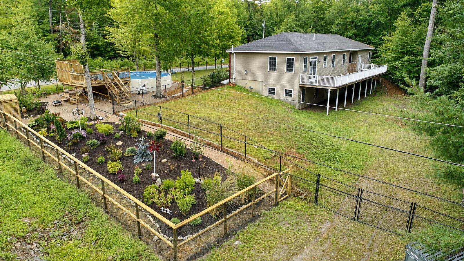 Property Photo: 42 Stoney Ridge Way ME 04605