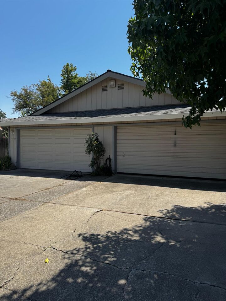 Property Photo: 4600 Kinsella Lane CA 95841