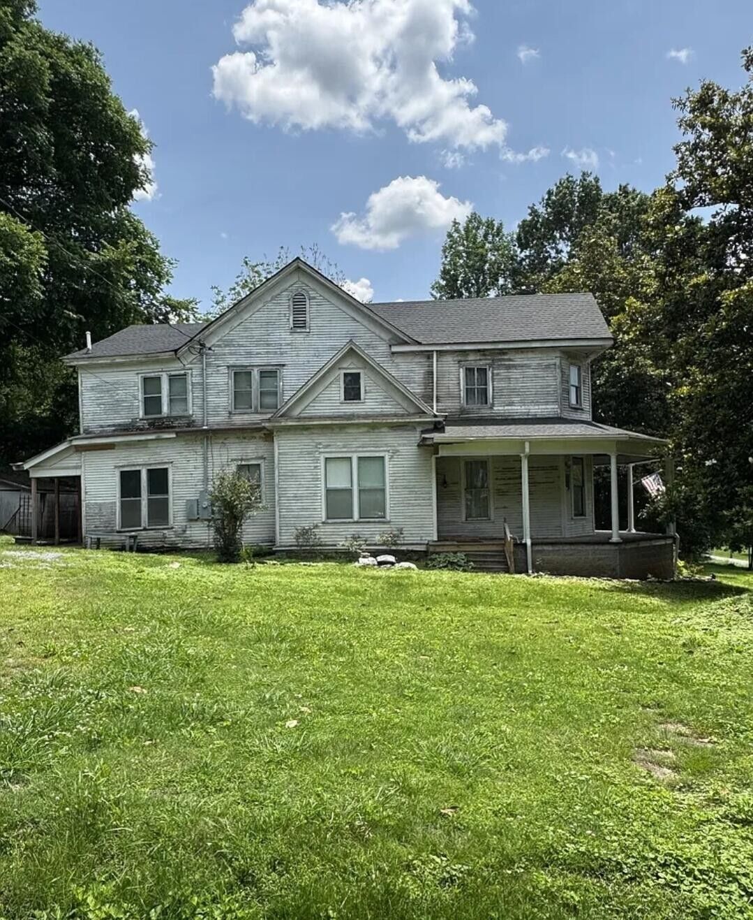 Property Photo: 403 Vine Street S TN 37183