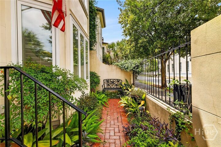 Property Photo:  525 E Broughton Street  GA 31401 