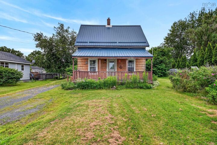 Property Photo: 2149 Cowan Street NS B0K 2A0