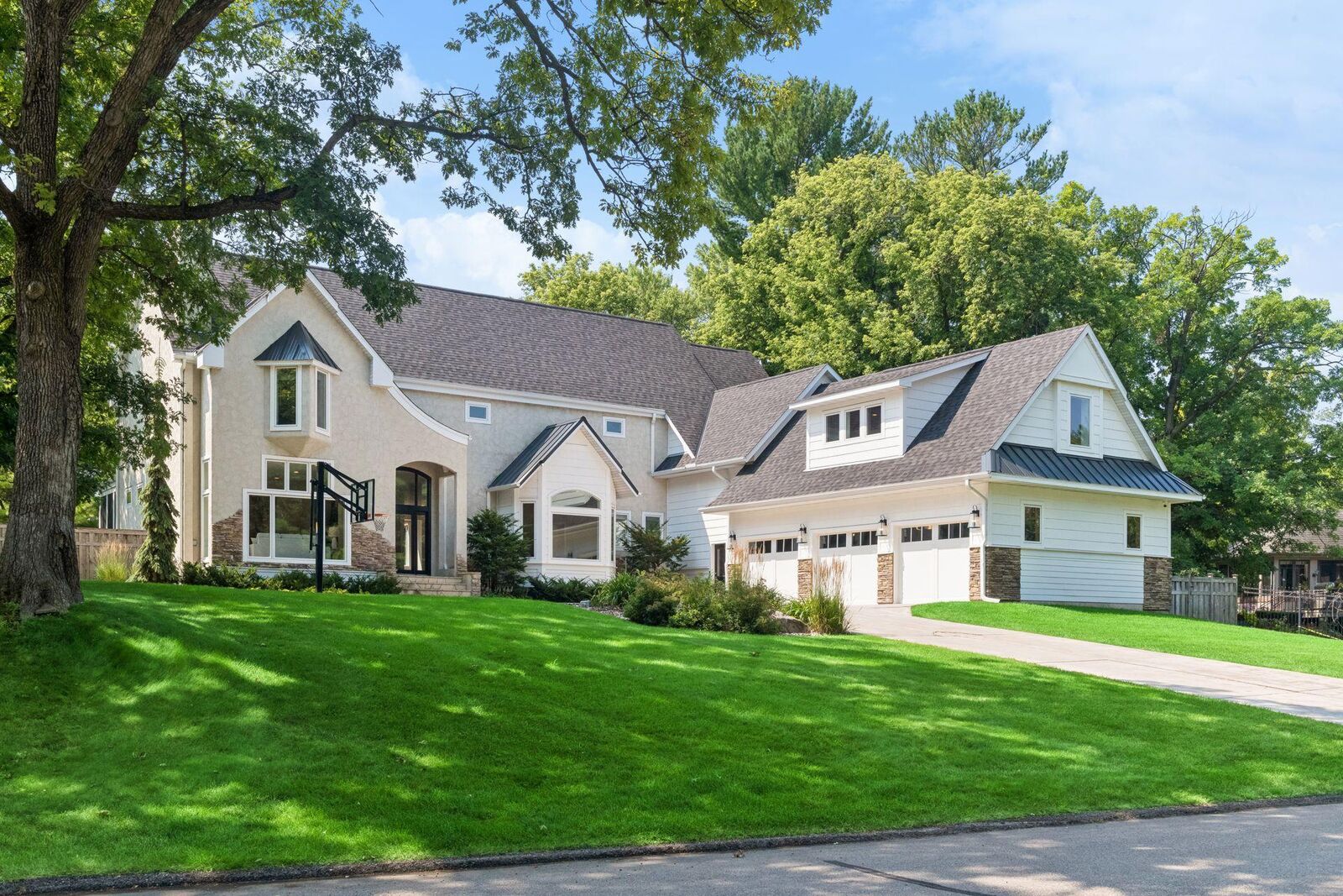 Property Photo: 12311 Evas Drive MN 55305
