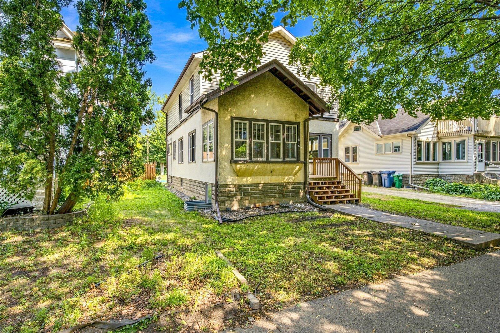 Property Photo:  1046 15th Avenue SE  MN 55414 