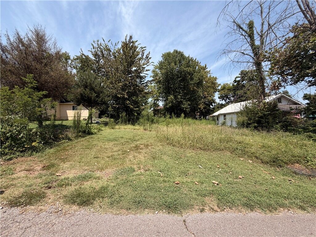 Property Photo: 1222 W Sevier Street AR 72830