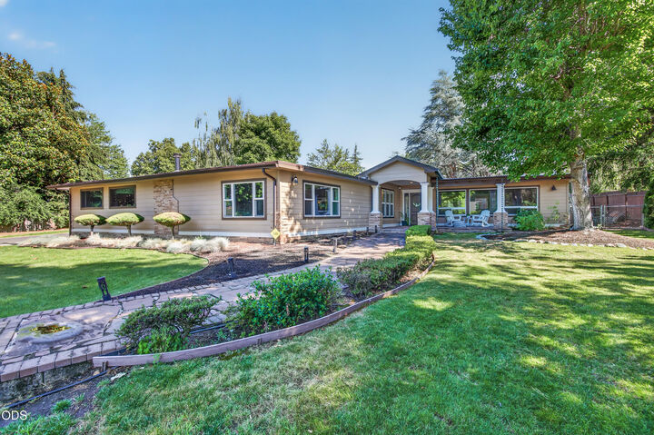 Property Photo: 2201 Siskiyou Boulevard OR 97504