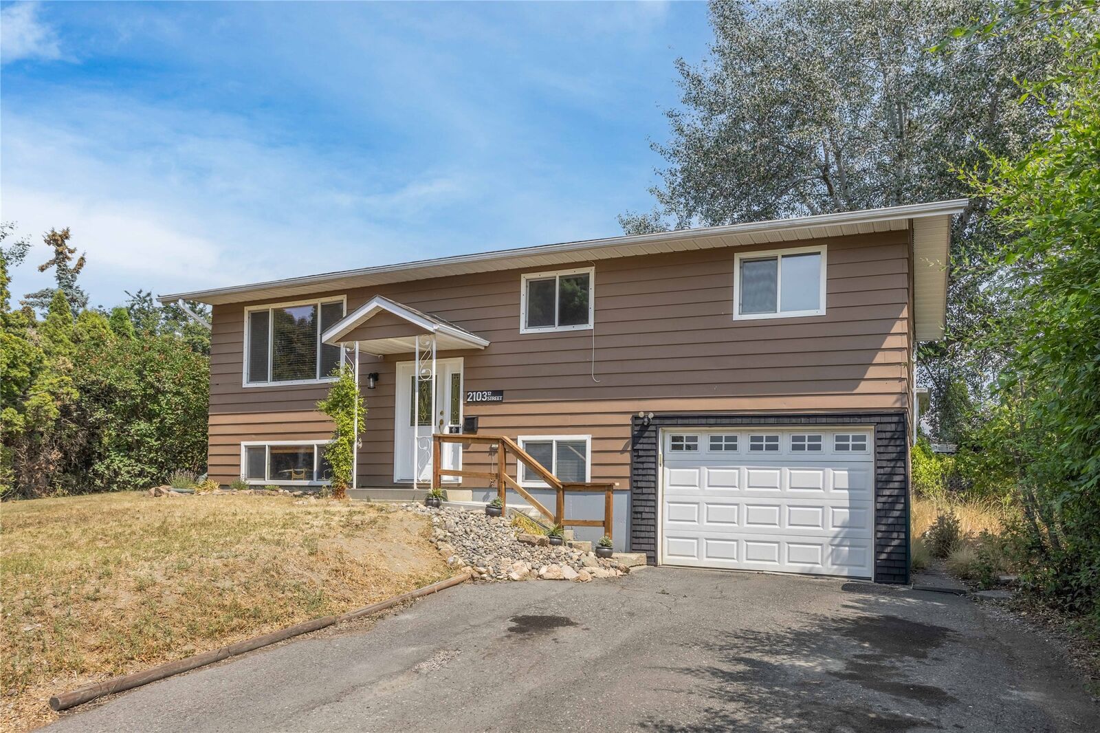 Property Photo:  2103 12 Street  BC V1T 3S5 