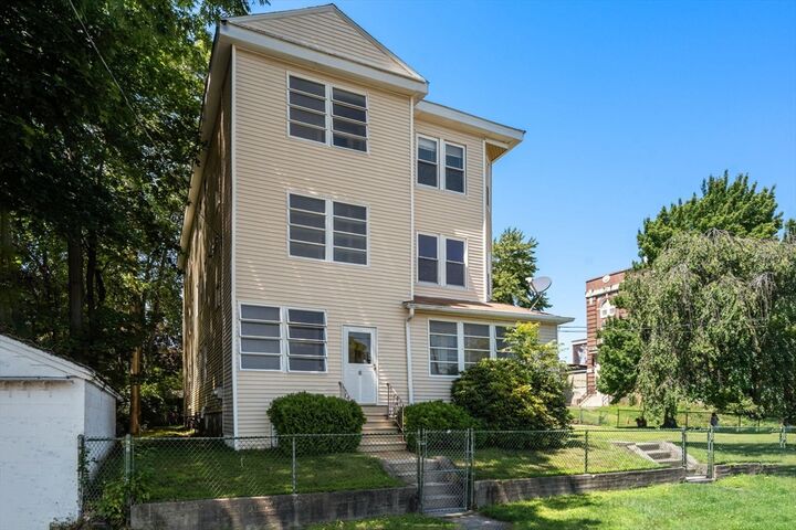 Property Photo:  6 Indiana St  MA 01604 