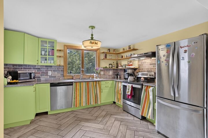 Property Photo: 542 Wanoosnoc Rd MA 01420