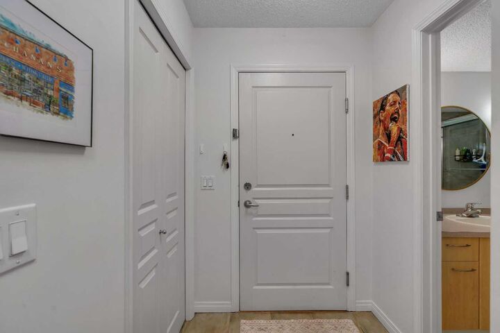 Property Photo: 5115 Richard Road SW 214 AB T3E 7M7