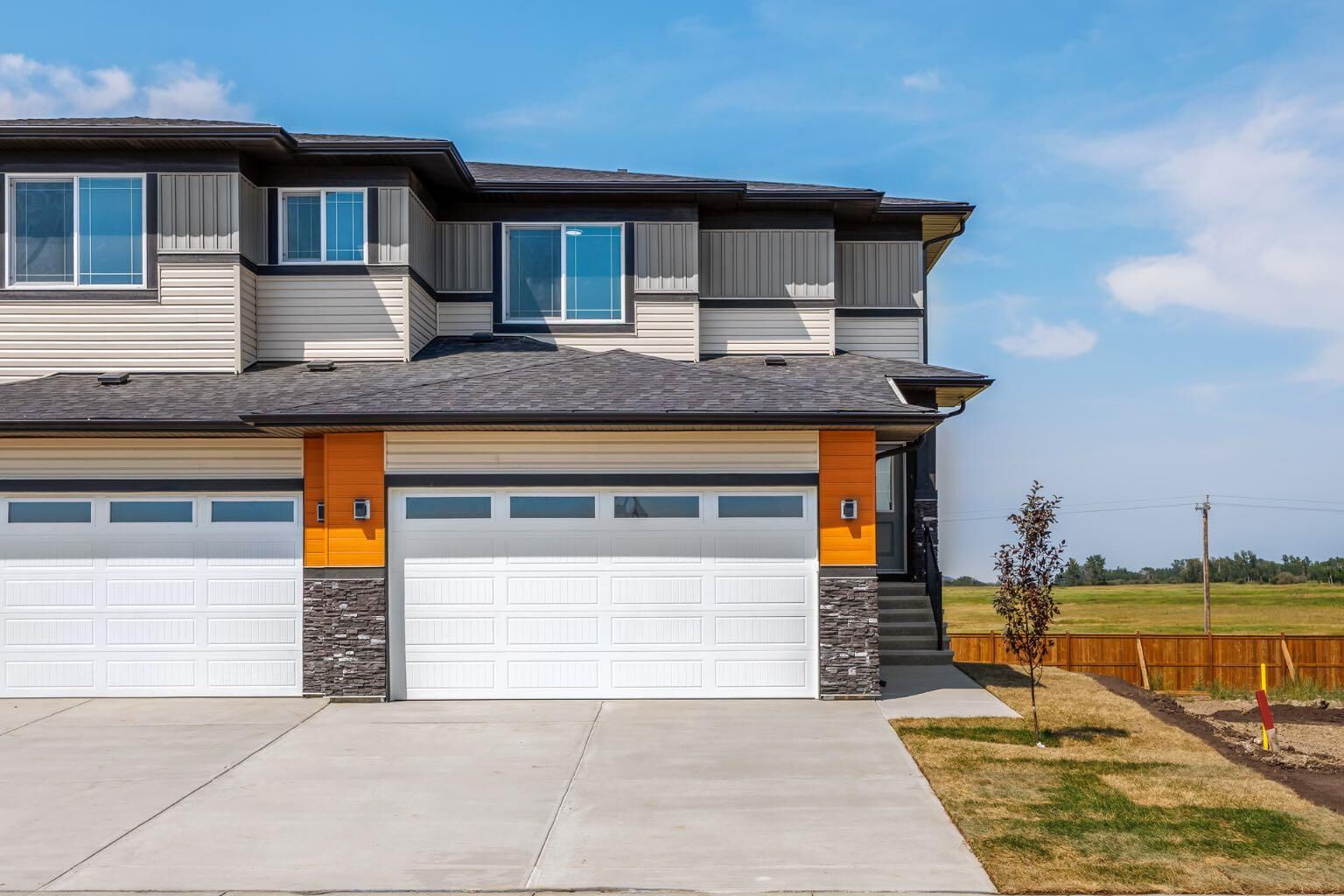 Property Photo: 140 Lakewood Crescent AB T1P 0G6