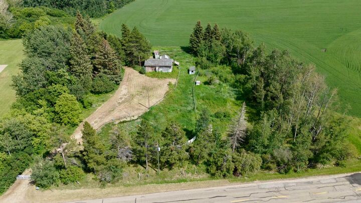 Property Photo:  38541 Range Road 283  AB T4E 0M1 