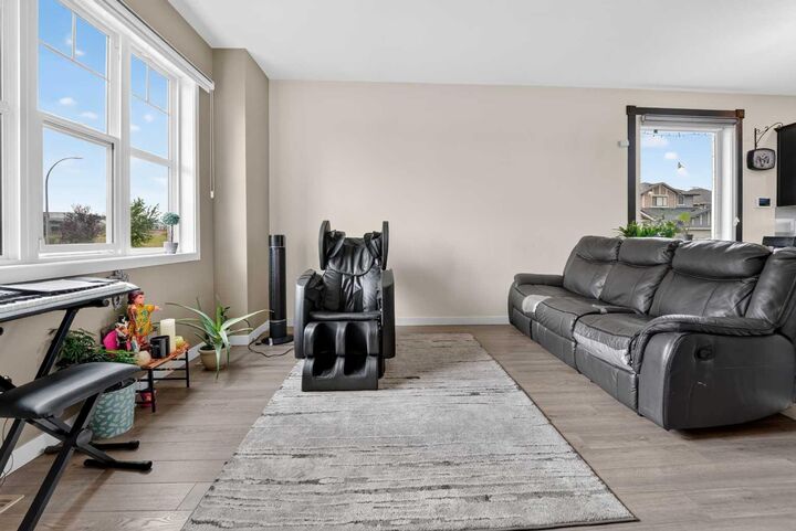 Property Photo: 274 Mildred Dobbs Boulevard N AB T1H 7E3