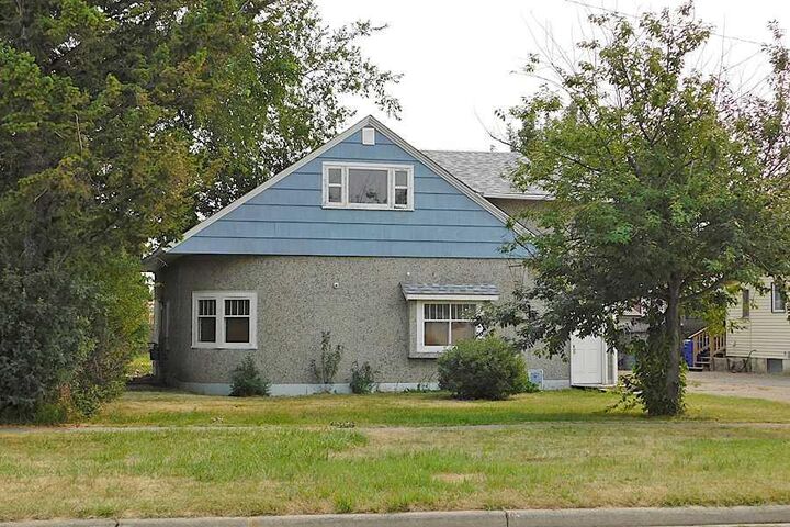 Property Photo: 309 45 Avenue W AB T0L 0T0