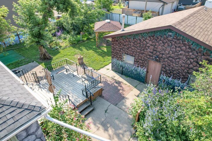 Property Photo: 5307 50th Ave AB T4L 1B4