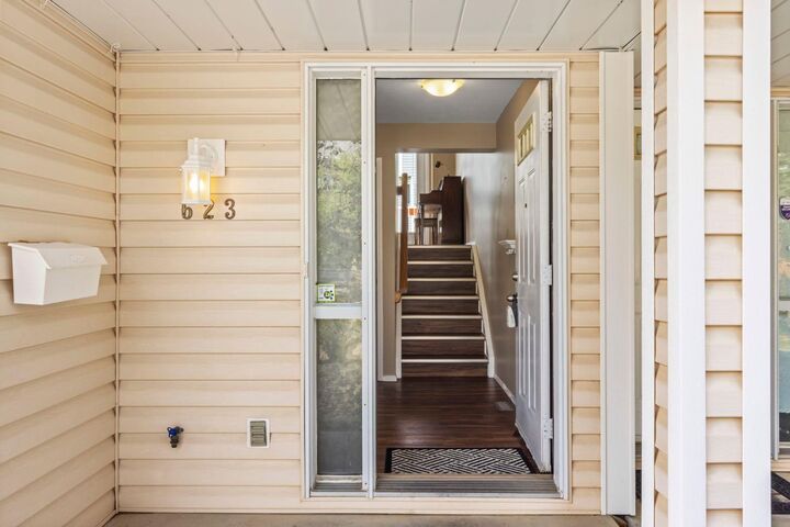 Property Photo: 623 Hawkstone Manor NW AB T3G 3X2
