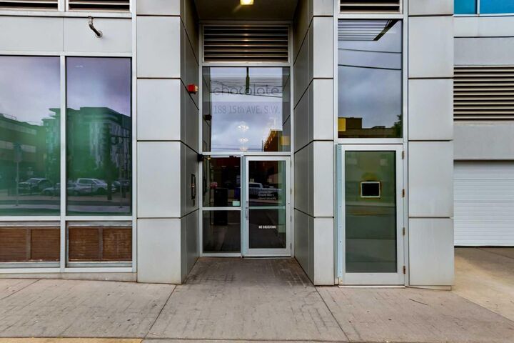 Property Photo: 188 15 Avenue SW 407 AB T2R 1S4