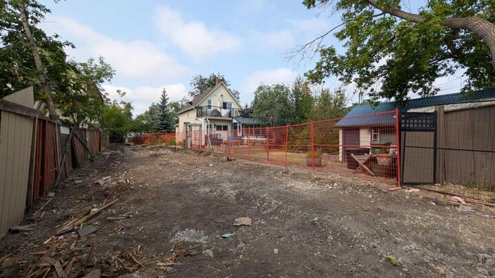 2916 17 Street SE — photo 1