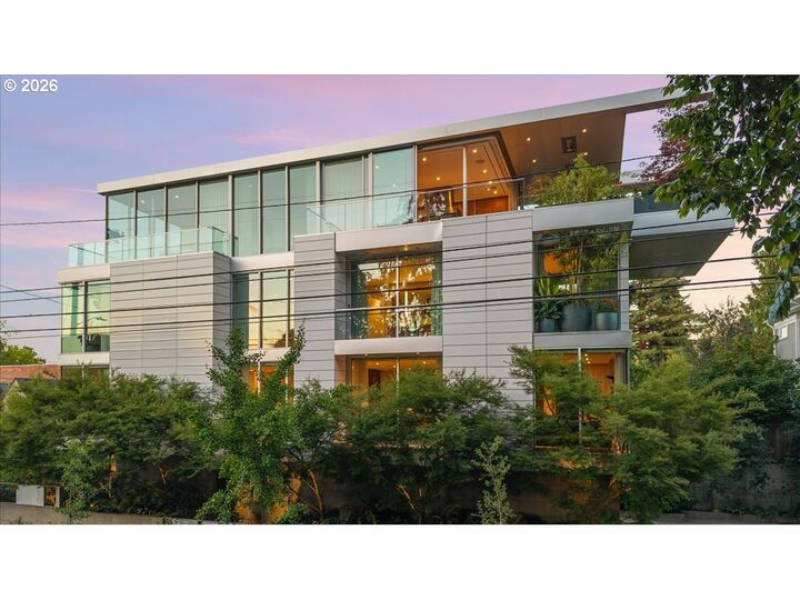 Property Photo: 1560 NW 25th Ave OR 97210