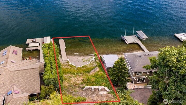Property Photo: 672 W Lake Sammamish Parkway NE WA 98008