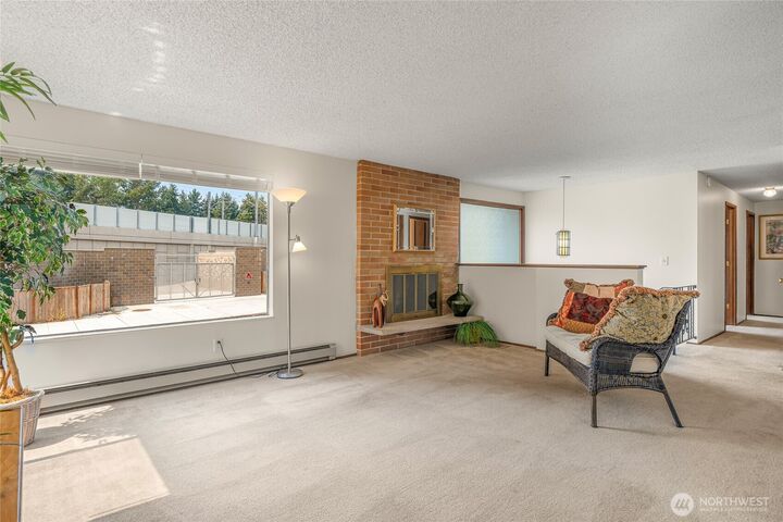Property Photo: 15112 3rd Avenue NE WA 98155