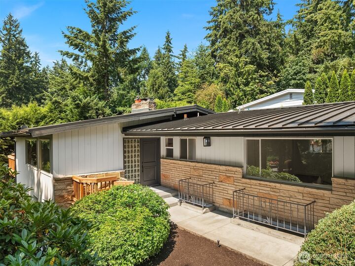 Property Photo:  11215  Champagne Point Road NE  WA 98034 